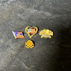 Patriotic VTG Brooches